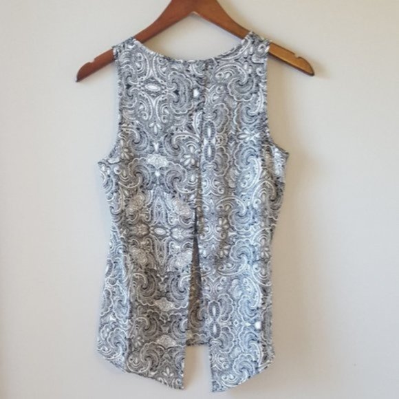 Express Split Back Tank - Picture 2 of 3